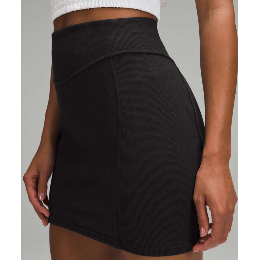 Lululemon Scuba High Rise Mini Skirt Black Fleece Lined XS Black Elastic Waist
